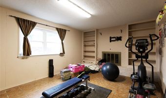 2804 N McMillan Ave, Bethany, OK 73008