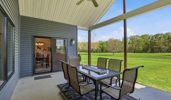 1908 Golfview Dr, Auburn, IN 46706