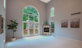 588 Green Rd, Ann Arbor, MI 48105