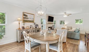 8 Dolphin Point Dr, Beaufort, SC 29907