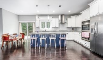 127 Putnam Park Rd, Bethel, CT 06801