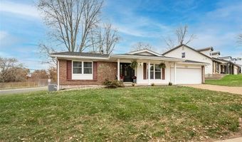 704 Woodrun Dr, Ballwin, MO 63021