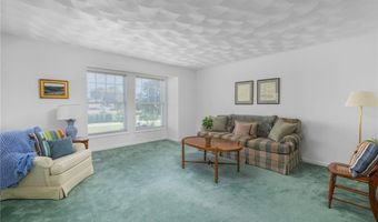 45 FOX Dr, Narragansett, RI 02882