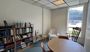 2 Howard St, Augusta, ME 04330