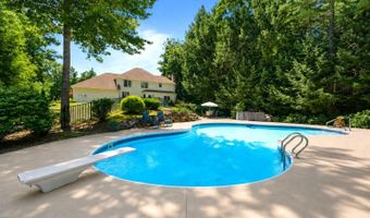 4 Monticello Dr, Amherst, NH 03031