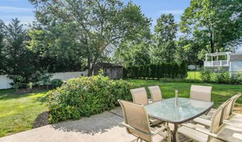 520 East Rd, Belford, NJ 07718