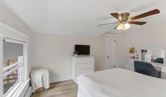 230 School St, Lincoln, RI 02865