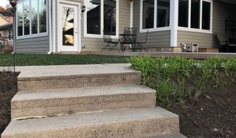 17 Willow St, Algonquin, IL 60102