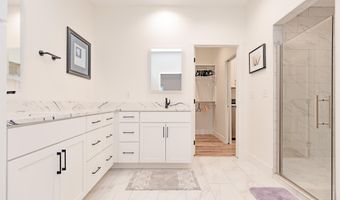1018 Emerald Hills Dr, Arnolds Park, IA 51331