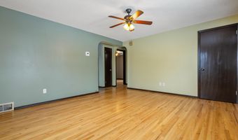 704 S Harrison St, Aberdeen, SD 57401