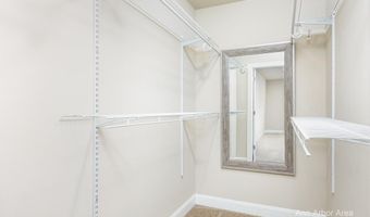 2 Maple Village Ct, Ann Arbor, MI 48103