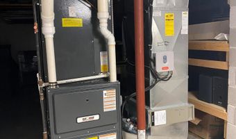 3475 Torrey Pines Dr, Akron, OH 44333