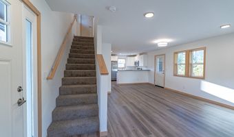 51680 Rose St, Blue River, OR 97413