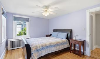 16 Brown Ave, Barrington, RI 02806