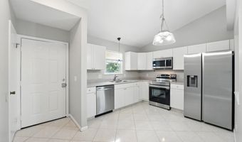 257 JASMINE St, Atlantic Beach, FL 32233