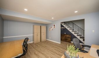 508 Arborwood Dr, Ballwin, MO 63021