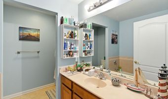 801 Cranberry Rd, Beachwood, NJ 08722