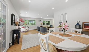 3 Birchcrest Dr, Danbury, CT 06811