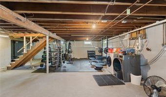 10 Philips Ave, Middletown, RI 02842