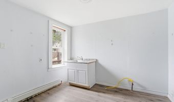 13 Cottage St, Bayonne, NJ 07002