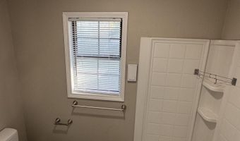 808 E Walnut St, Aurora, MO 65605