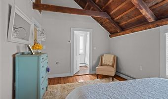 275 Hope St, Bristol, RI 02809