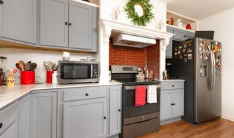 38 Elm St, Charlestown, NH 03603