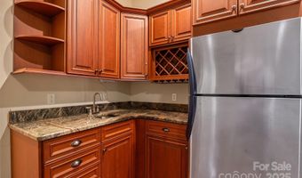 103 Village Pointe Ln, Asheville, NC 28803