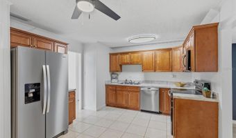208 AVALONE Dr, Apopka, FL 32703