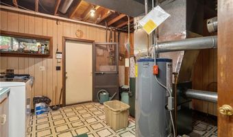 972 Reynolds Rd, Glocester, RI 02814