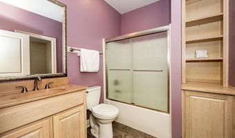 745 Champagne Dr, Biloxi, MS 39532