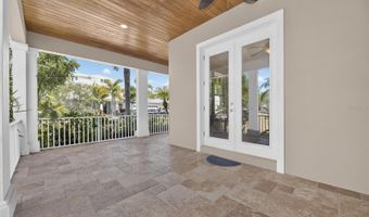 824 ISLEBAY Dr, Apollo Beach, FL 33572