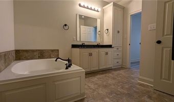9715 KINGLET Dr, Baton Rouge, LA 70809