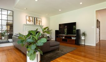 8809 SAUNDERS Ln, Bethesda, MD 20817