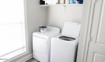 183 Mcdonnell Ave 305, Biloxi, MS 39531