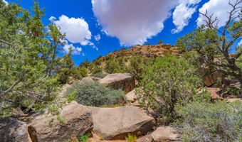 944 W Foothill Dr, Apple Valley, UT 84737