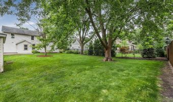 318 W Wing St, Arlington Heights, IL 60005