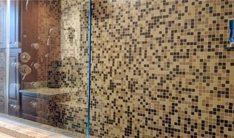 4 Spinnaker Dr, East Providence, RI 02915