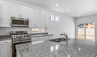 22382 E 39th Ave, Aurora, CO 80019