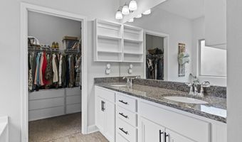 5367 Overland Dr, Biloxi, MS 39532
