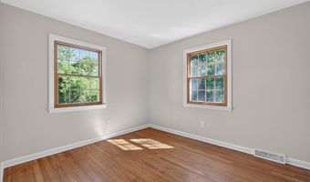 3 Fenway Dr, Albany, NY 12211