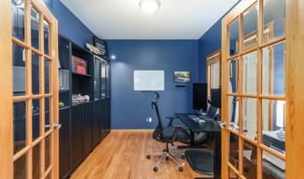 4614 Sawgrass Dr W, Ann Arbor, MI 48108