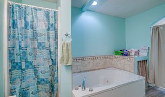5052 Schira St, Bay St. Louis, MS 39520