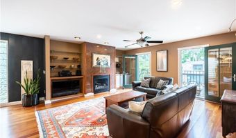 22 Young St, Newport, RI 02840
