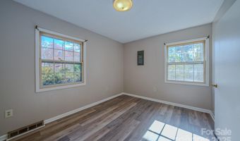 43 Lancelot Ln, Asheville, NC 28806