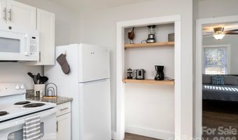 18 Oteen Park Pl, Asheville, NC 28805