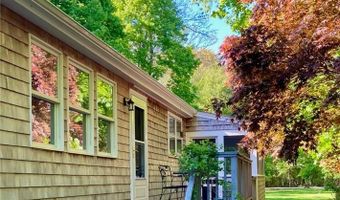 10 Summer St, Jamestown, RI 02835