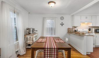 3 Prescott Pl, Newport, RI 02840