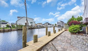 221 Magnolia Dr, Bayville, NJ 08721