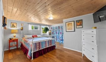 311 MAPLE St, Brookings, OR 97415